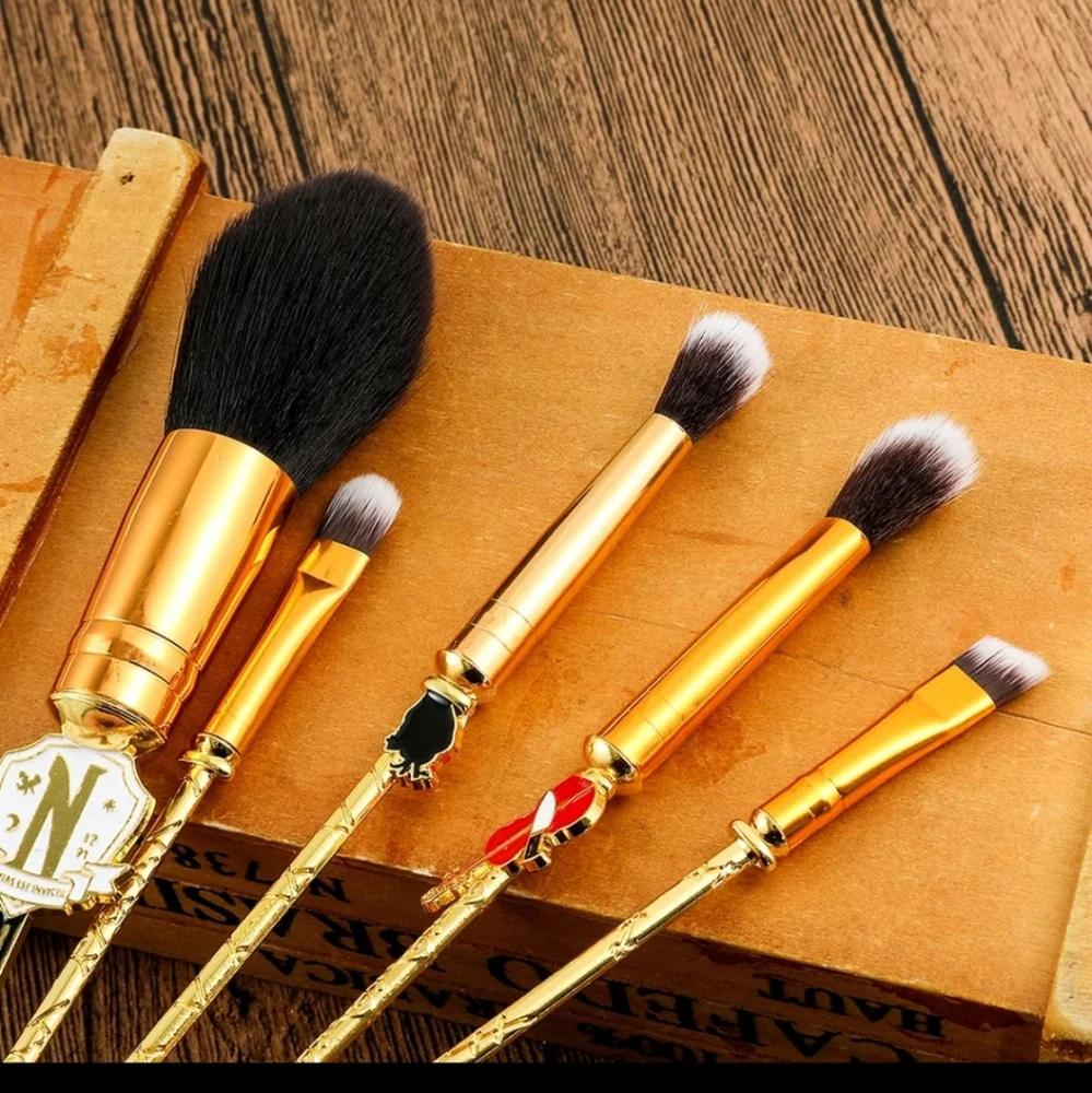 Wednesday Addams‎ Family Makeup Brush Set
